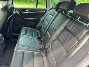 Volkswagen Tiguan MATCH TDI BLUEMOTION TECH 4MOTION AUTO !! 4X4 - FULL SERVICE HIS