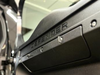 Land Rover Defender X-DYNAMIC HSE [2x LAND ROVER SERVICES & EXTENDED WARRANTY UNTIL 
