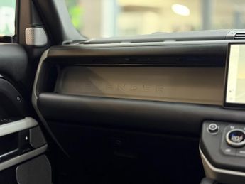 Land Rover Defender X-DYNAMIC HSE [2x LAND ROVER SERVICES & EXTENDED WARRANTY UNTIL 