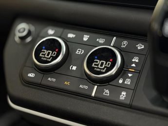 Land Rover Defender X-DYNAMIC HSE [2x LAND ROVER SERVICES & EXTENDED WARRANTY UNTIL 