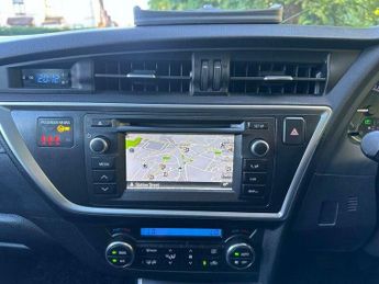 Toyota Auris 1.8 VVT-h Excel Touring Sports CVT Euro 5 (s/s) 5dr