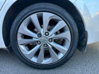 Toyota Auris 1.8 VVT-h Excel Touring Sports CVT Euro 5 (s/s) 5dr