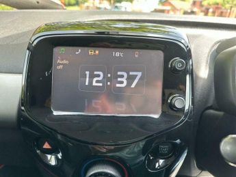 Peugeot 108 1.2 VTi PureTech Allure Euro 5 3dr