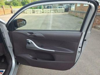 Toyota iQ 1.0 VVT-i 2 Multidrive Euro 4 3dr