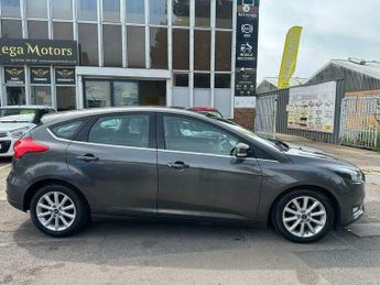 Ford Focus 1.0T EcoBoost Titanium Euro 6 (s/s) 5dr