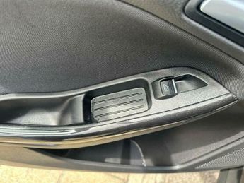 Ford Focus 1.0T EcoBoost Titanium Euro 6 (s/s) 5dr