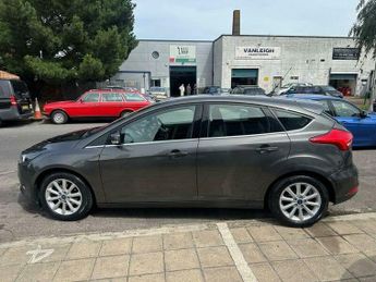 Ford Focus 1.0T EcoBoost Titanium Euro 6 (s/s) 5dr