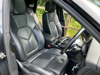 Porsche Macan D S PDK 1 FORMER KEEPER FROM NEW FULL SERVICE HISTORY ULEZ COMPL