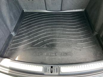 Porsche Macan D S PDK 1 FORMER KEEPER FROM NEW FULL SERVICE HISTORY ULEZ COMPL