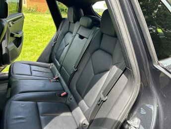 Porsche Macan D S PDK 1 FORMER KEEPER FROM NEW FULL SERVICE HISTORY ULEZ COMPL
