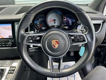Porsche Macan D S PDK 1 FORMER KEEPER FROM NEW FULL SERVICE HISTORY ULEZ COMPL