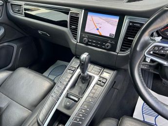 Porsche Macan D S PDK 1 FORMER KEEPER FROM NEW FULL SERVICE HISTORY ULEZ COMPL