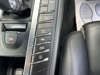 Porsche Macan D S PDK 1 FORMER KEEPER FROM NEW FULL SERVICE HISTORY ULEZ COMPL