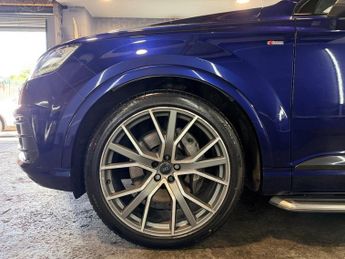 Audi Q7 3.0 TDI V6 Black Edition Tiptronic quattro Euro 6 (s/s)