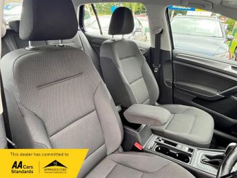 Volkswagen Golf SE NAVIGATION 1.6 TDI DSG