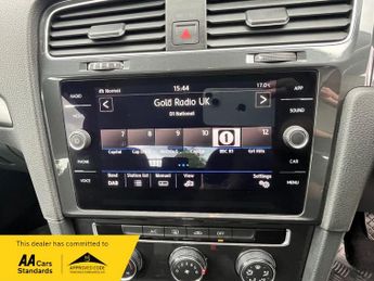 Volkswagen Golf SE NAVIGATION 1.6 TDI DSG