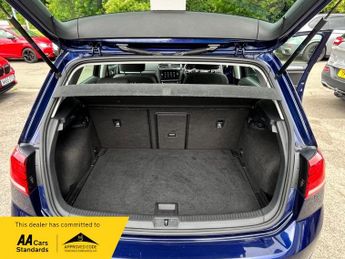 Volkswagen Golf SE NAVIGATION 1.6 TDI DSG