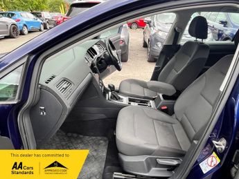 Volkswagen Golf SE NAVIGATION 1.6 TDI DSG