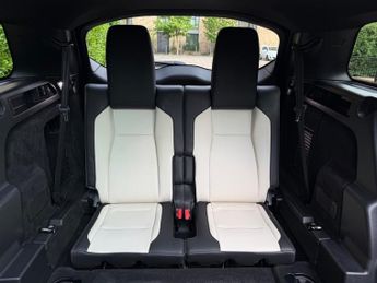 Land Rover Discovery Sport R-DYNAMIC SE