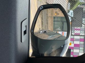 Land Rover Discovery Sport R-DYNAMIC SE