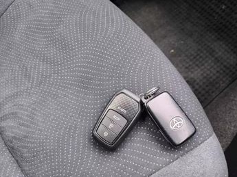 Toyota Prius 1.8 Hybrid VVT-h CVT 5dr