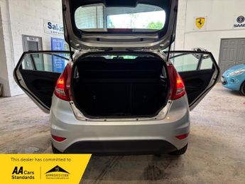 Ford Fiesta 1.4 Zetec Hatchback 5dr Petrol Manual (130 g/km, 94 bhp)