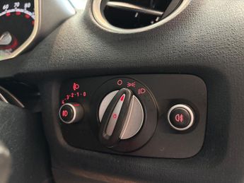 Ford Fiesta 1.4 Zetec Hatchback 5dr Petrol Manual (130 g/km, 94 bhp)