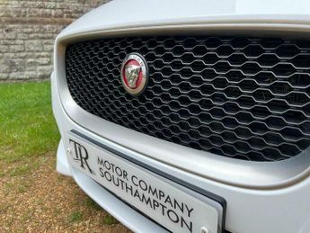 Jaguar XE 2.0i GPF R-Sport Auto Euro 6 (s/s) 4dr