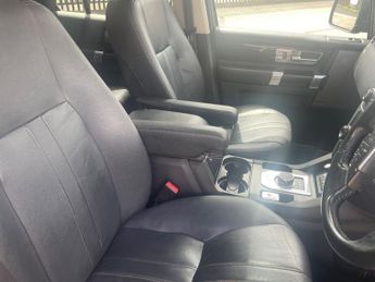 Land Rover Discovery 3.0 SD V6 XS SUV 5dr Diesel Auto 4WD Euro 5 (255 bhp)