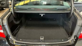Mercedes-Benz E Class 2.1 E300dh BlueTEC Saloon 4dr Diesel Hybrid G-Tronic+ Euro 5 (s/