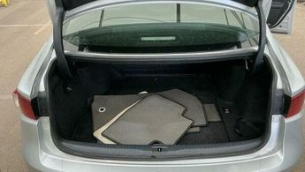 Lexus IS 2.5 300h Luxury E-CVT Euro 5 (s/s) 4dr