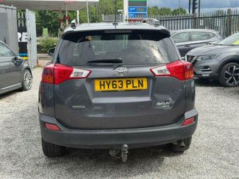 Toyota RAV4 2.2 D-CAT Invincible Auto 4WD Euro 5 5dr
