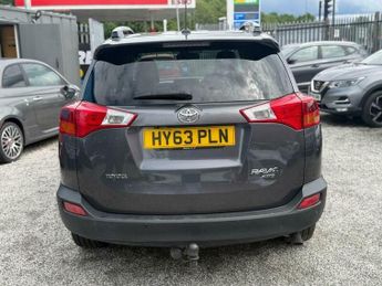 Toyota RAV4 2.2 D-CAT Invincible Auto 4WD Euro 5 5dr