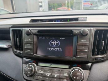 Toyota RAV4 2.2 D-CAT Invincible Auto 4WD Euro 5 5dr