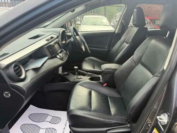 Toyota RAV4 2.2 D-CAT Invincible Auto 4WD Euro 5 5dr