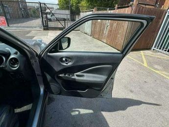 Nissan Juke 1.6 Tekna SUV 5dr Petrol XTRON Euro 6 (117 ps)