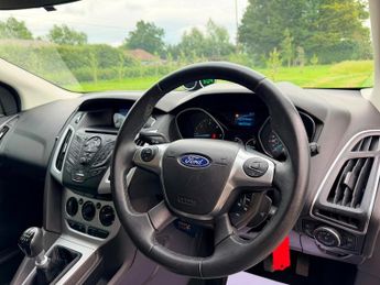 Ford Focus 1.6 TDCi Zetec Hatchback 5dr Diesel Manual Euro 5 (s/s) (115 ps)