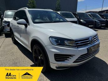 Volkswagen Touareg 3.0 TDI V6 BlueMotion Tech R-Line Plus Tiptronic 4WD Euro 6 (s/s