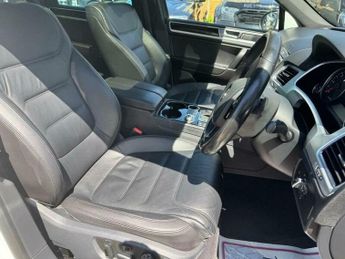 Volkswagen Touareg 3.0 TDI V6 BlueMotion Tech R-Line Plus Tiptronic 4WD Euro 6 (s/s
