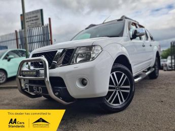 Nissan Navara DCI TEKNA 4X4 SHR DCB