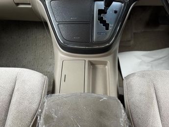 Toyota Alphard 2.4 HYBRID AUTO 8 SEATER