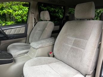 Toyota Alphard 2.4 HYBRID AUTO 8 SEATER
