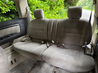 Toyota Alphard 2.4 HYBRID AUTO 8 SEATER