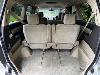 Toyota Alphard 2.4 HYBRID AUTO 8 SEATER