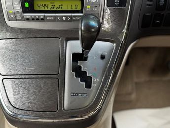 Toyota Alphard 2.4 HYBRID AUTO 8 SEATER