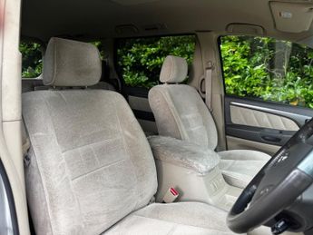 Toyota Alphard 2.4 HYBRID AUTO 8 SEATER