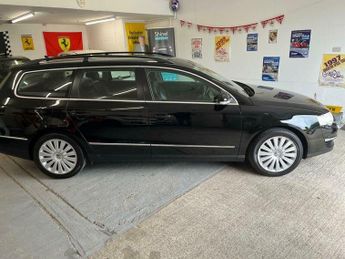 Volkswagen Passat 2.0 TDI BlueMotion Tech Highline Euro 5 (s/s) 5dr