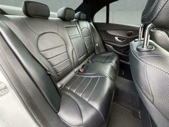 Mercedes-Benz C Class 2.1 C220d AMG Line (Premium) 7G-Tronic+ Euro 6 (s/s) 4dr