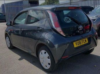 Toyota AYGO 1.0 VVT-i x-play Euro 6 5dr