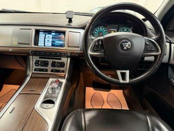 Jaguar XF 2.2d Luxury Auto Euro 5 (s/s) 4dr